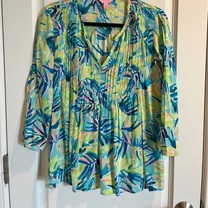 Lilly Pulitzer size xs, green and blue patterned 3/4 sleeve shirt